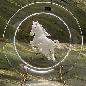 HOYA Horse Plate Vintage Engraved Crystal